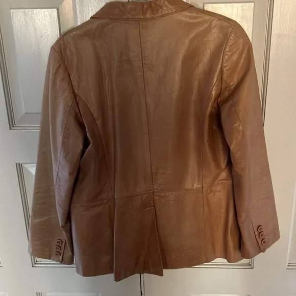 Size 12 Camel colored leather blazer - Picture 2 of 5